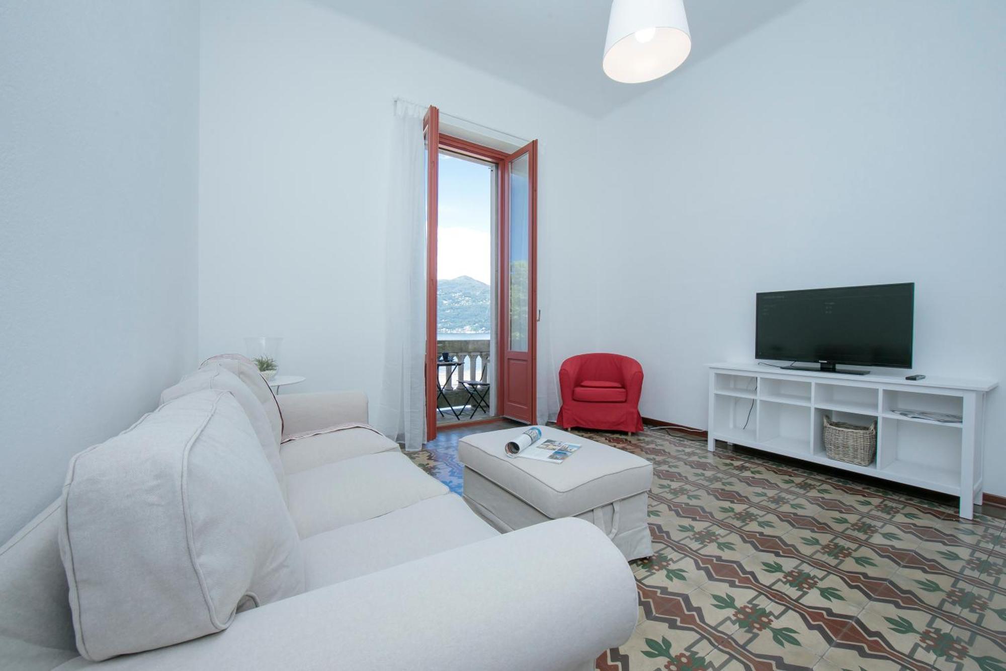 Residenza Oleandro Lake View Luino Center - Happy Rentals Eksteriør billede