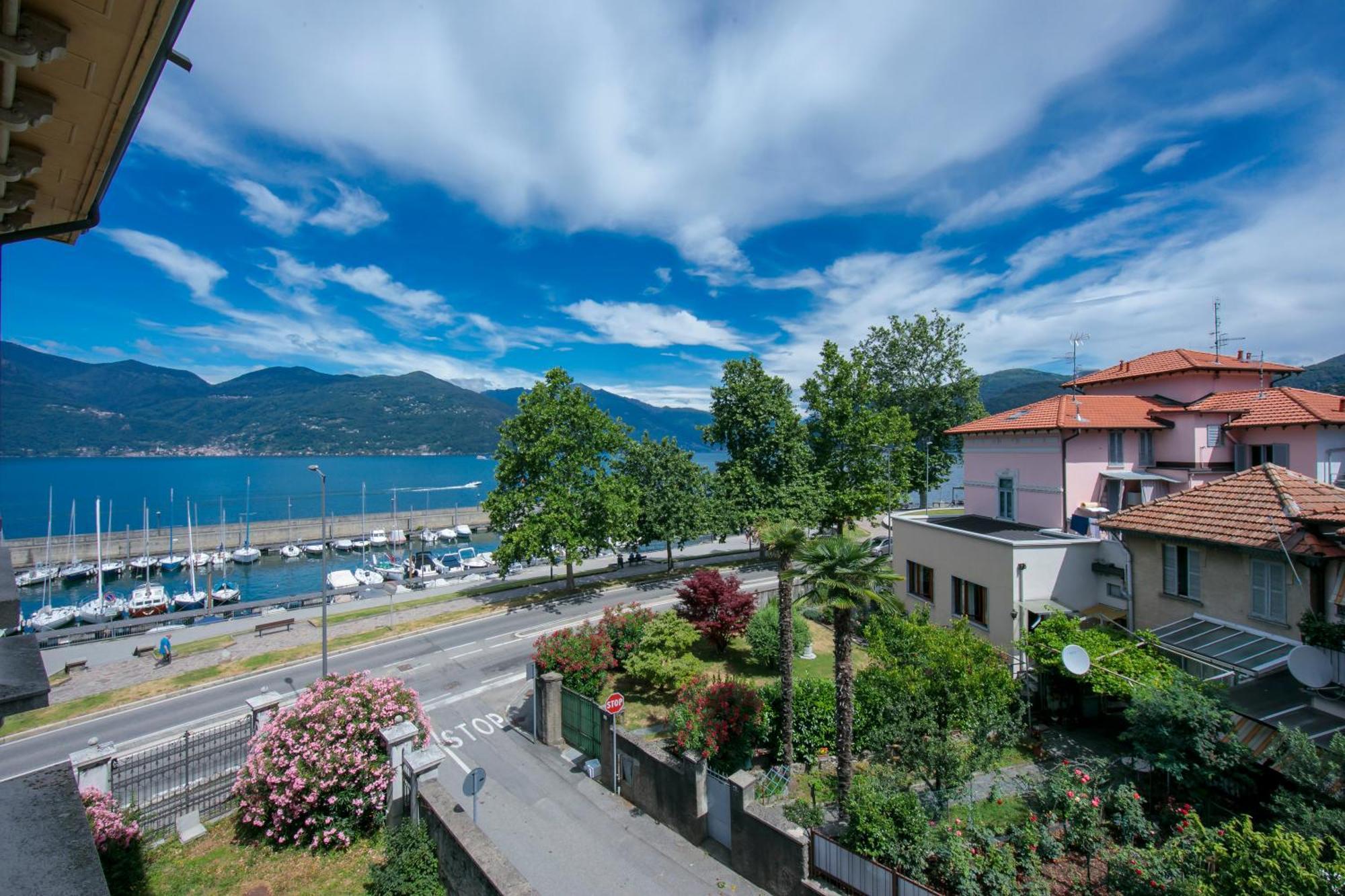 Residenza Oleandro Lake View Luino Center - Happy Rentals Eksteriør billede